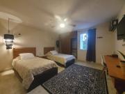 a 2 cuadras del monumento a la patria casa en renta...