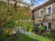 À 2 h de Paris, en Bourgogne, dans l'Yonne, une... À 2 h de Paris, en Bourgogne, dans l'Yonne, une...
