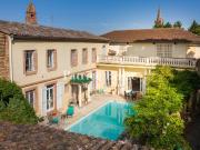 À 40 min de Toulouse et de son aéroport international et...