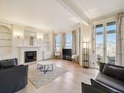 A 4 bedroom apartment situated on the third floor with...