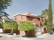 A 5 Min de La Plaza Bugambilias se remata casa en Casa...