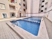 OPORTUNIDAD EN TORREVIEJA – VIVIENDA CON TERRAZA, PATIO...