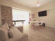 A 5 minutos do mar, a um passo da felicidade, Almada