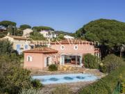 À 700 M DU CENTRE VILLE: VILLA DE CARACTÈRE AVEC PISCINE À C