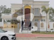 A beautiful 1 kanal fully basement house for sale in...
