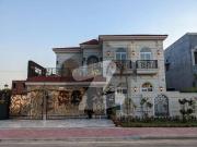 A beautiful 1 kanal house for sale in janiper block...