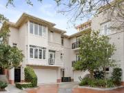 A BEAUTIFUL BECTON APARTMENT WITH A SPACIOUS...
