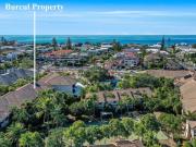 A Beautiful Lifestyle Apartment at MERMAID BEACH Walk to...