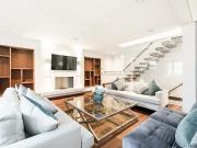 A beautifully presented and contemporary three bedroom...