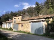 A Bonnieux maison de hameau avec dépendances sur un... A Bonnieux maison de hameau avec dépendances sur un...