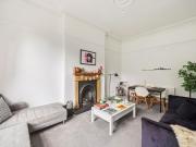 A bright and spacious 1 bedroom flat with communal...