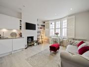A bright one bedroom flat in Marylebone, W1
