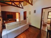 A casa que representa o bairro da Granja Viana! Charme,...