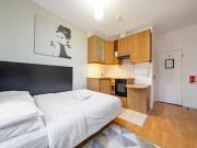 A charming newly refurbished studio apartment in the...
