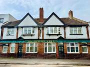 A Clayponds Lane, London TW8, 1 bed flat to rent, £1,346...