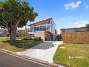 A Contemporary Villa with Style and Sunshine.