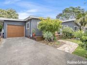 A Creative Coastal Haven Single Level Contemporary Design