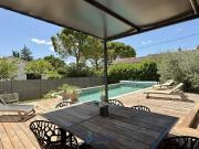 À deux pas d'Uzès, superbe villa avec studio...