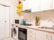 A due passi dal Teatro Politeama