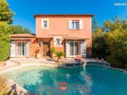 À ÉOURES, une maison familiale au charme fou