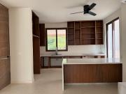 A estrenar hermosa Casa Zona Country con paneles solares...