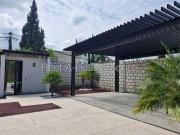 A estrenar Vendo moderna casa en villas del mesón...