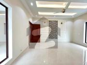 A extraordinary 20 marla dream house with basment for...