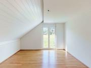 A fantastic apartment in the attic is looking for you