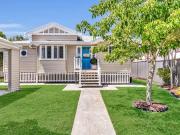 A Hidden Haven with Space, Style & Serenity A Hidden Haven with Space, Style & Serenity