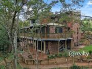 A Home Among the Gum Trees!
