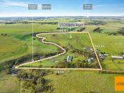 A home on 30.74 acres approx you would not want to leave!