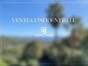 À l’abri des regards, dans un cadre privilégié de...