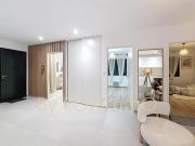 A l est de Lyon, quartier residentiel de villa, maison...