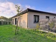 A l est de Lyon, quartier residentiel de villa, maison...