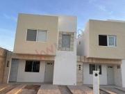 A la venta casas en la nueva cerrada Villas de Allende,...