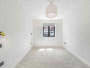 A lateral apartment with access to communal gardens