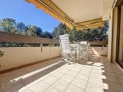 A l'orée du Cap d'Antibes, dans l'une des...