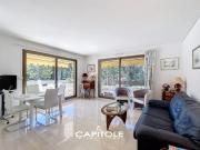 A l'orée du Cap d'Antibes, dans l'une des...