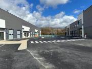 A LOUER 220m², 392m² et 512m² DE LOCAUX D'ACTIVITÉS...
