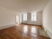 A LOUER à AUTUN en centre ville, beau T3 rénové dans...