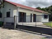 a louer a la rivière saint très belle villa F4 meublée a louer a la rivière saint très belle villa F4 meublée