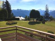 À louer à l'année à partir du 1er avril: Très joli...