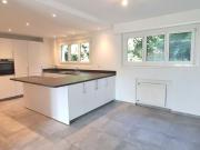 A louer au rez, un 4.5 pièces entièrement rénové