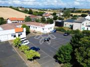 A LOUER: Bureaux à Cohade