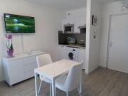 À louer charmant studio meublé, propre, lumineux