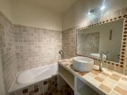 A LOUER GRAND 2 PIECES ENTIEREMENT MEUBLE SECTEUR TORSE...