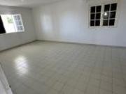 A louer Grande Villa type F5/6 avec grand cour clôturée...