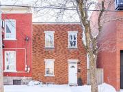 À louer / Maison à étages