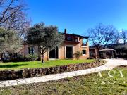 A louer maison familiale de type 6 Sur un terrain arboré...