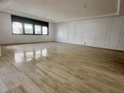 À louer – Spacieux appartement 190 m² à Racine